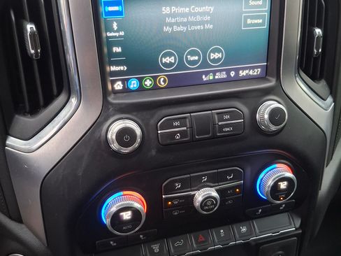 Used 2023 GMC Sierra 3500 SLE w/ SLE Convenience Package image 9