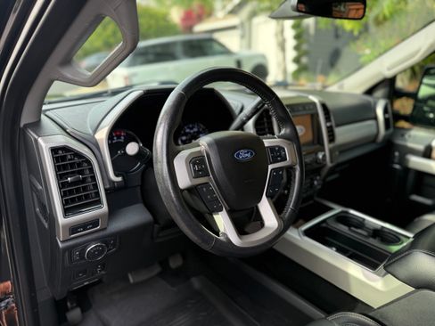Used 2019 Ford F250 Lariat w/ Lariat Ultimate Package AWD/4WD image 5
