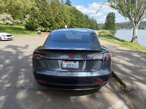 Used 2020 Tesla Model 3 Standard Range Plus RWD image 5