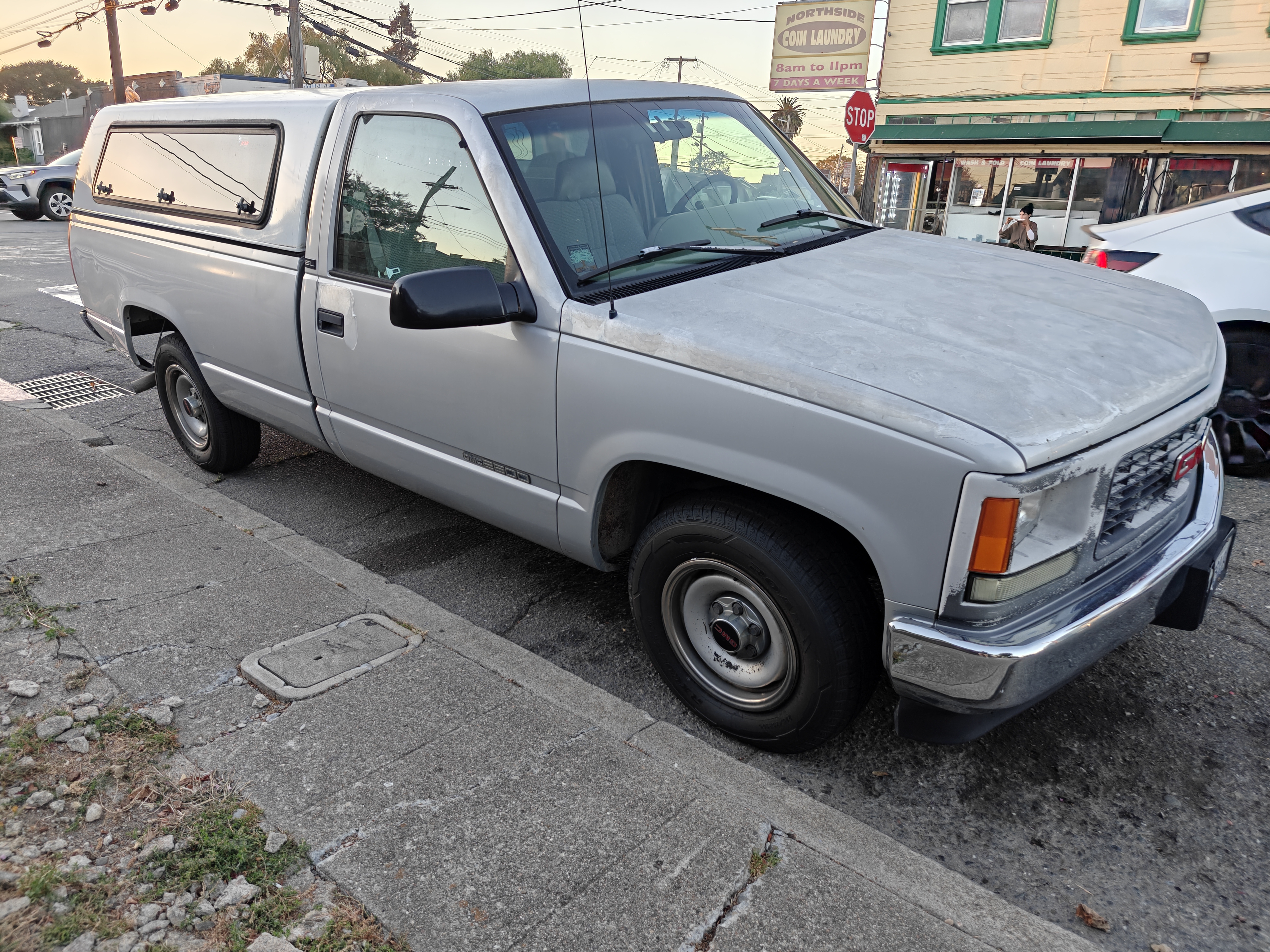 Used 1996 GMC Sierra 2500 2WD Regular Cab image 1