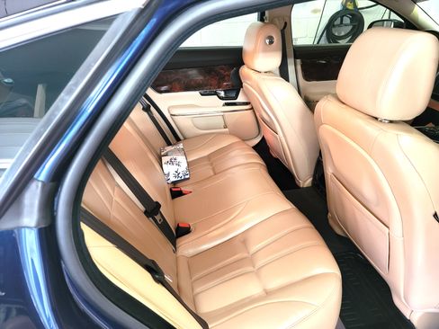 Used 2013 Jaguar XJ AWD image 5