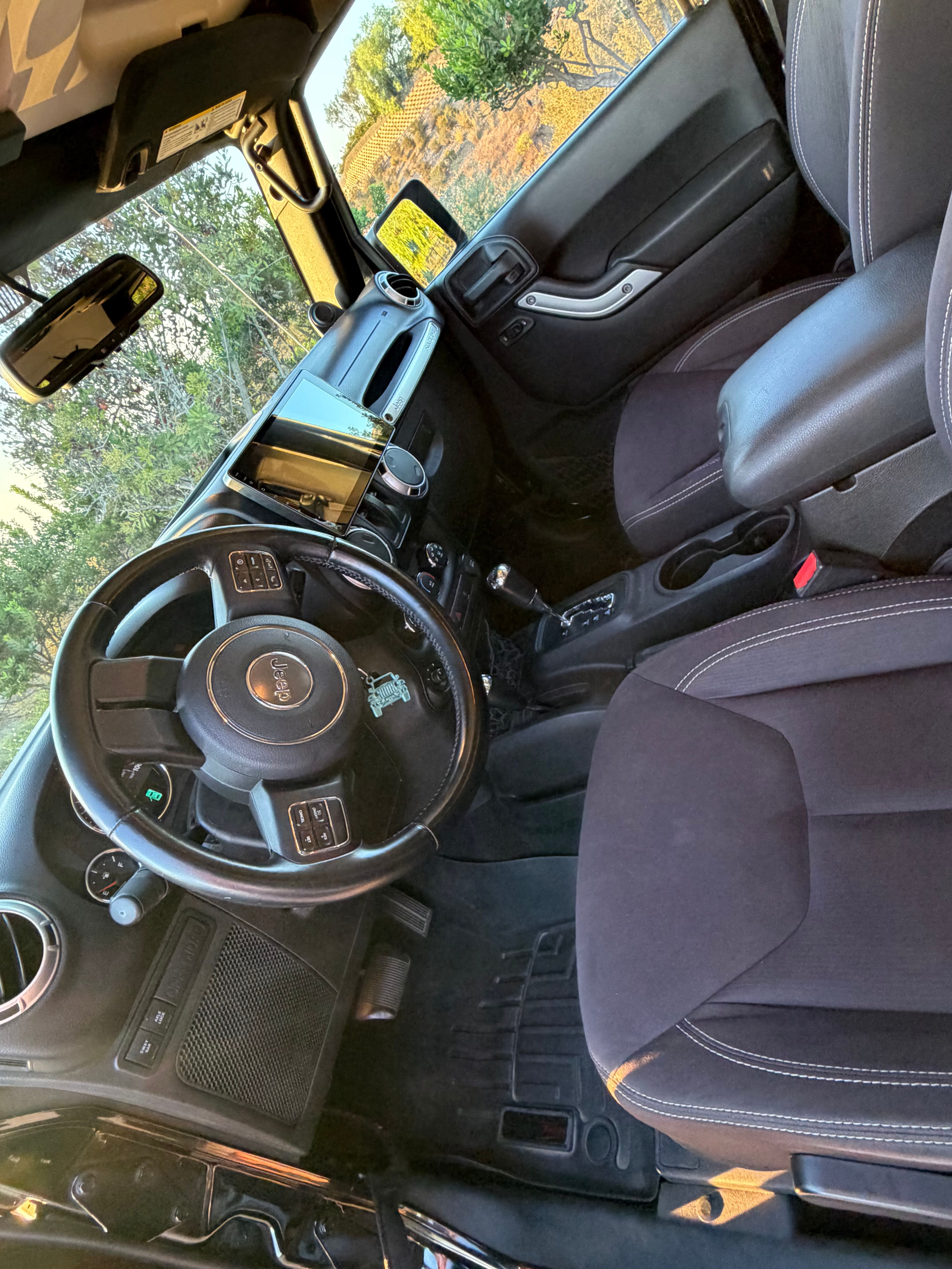 Used 2013 Jeep Wrangler Rubicon w/ Dual Top Group AWD/4WD image 10