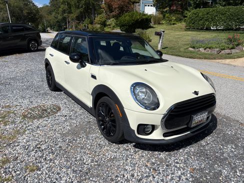 Used 2019 MINI Cooper Clubman image 4