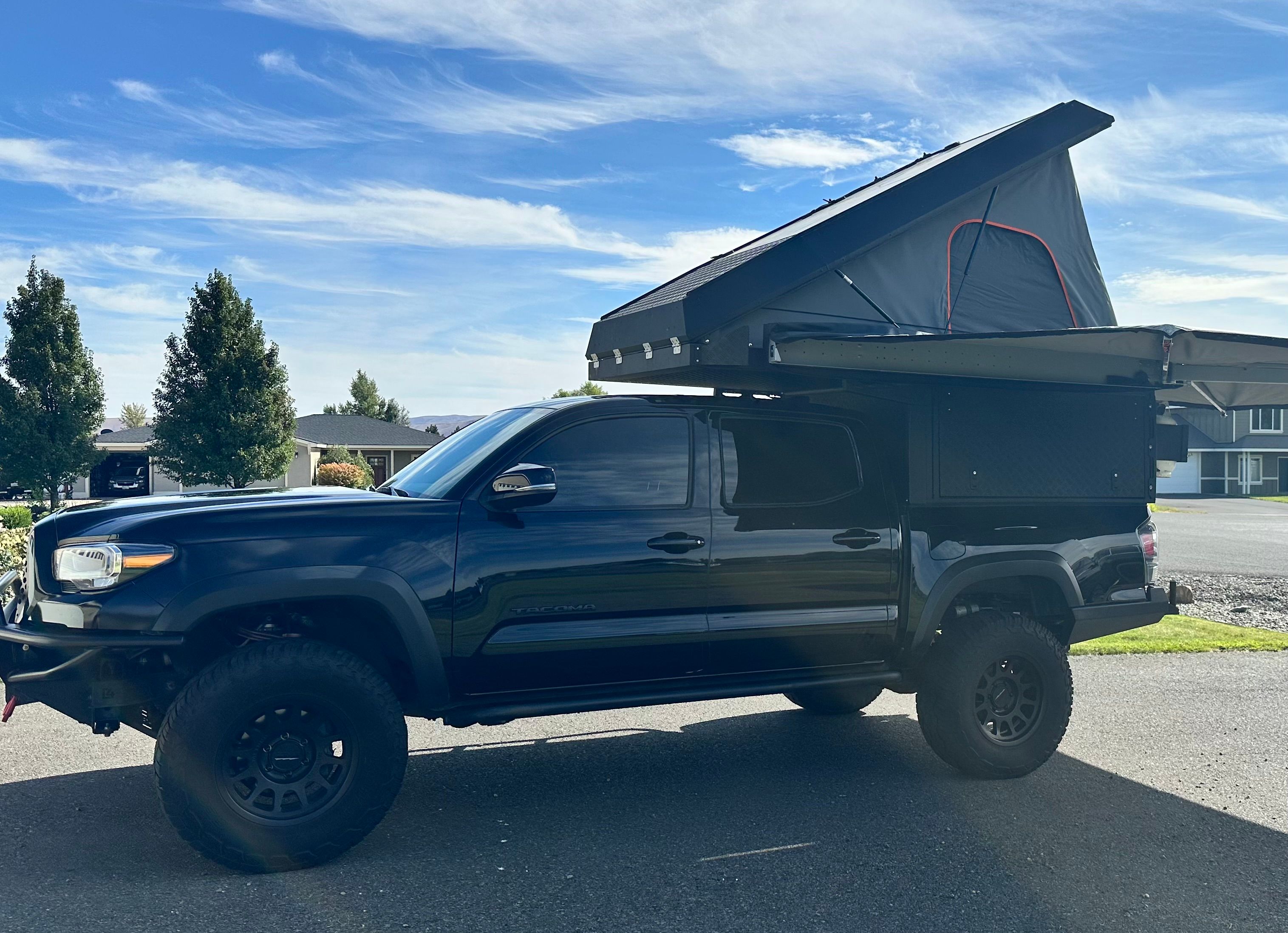 Used 2021 Toyota Tacoma TRD Off-Road w/ TRD Premium Off Road Package AWD/4WD image 6