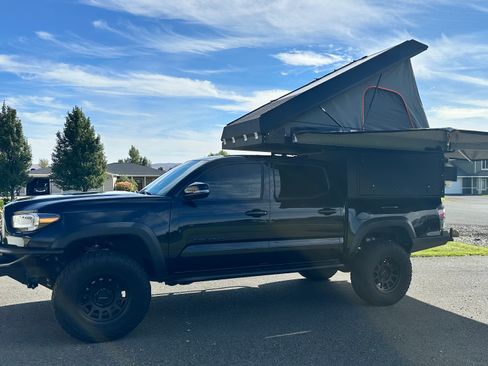 Used 2021 Toyota Tacoma TRD Off-Road w/ TRD Premium Off Road Package image 6