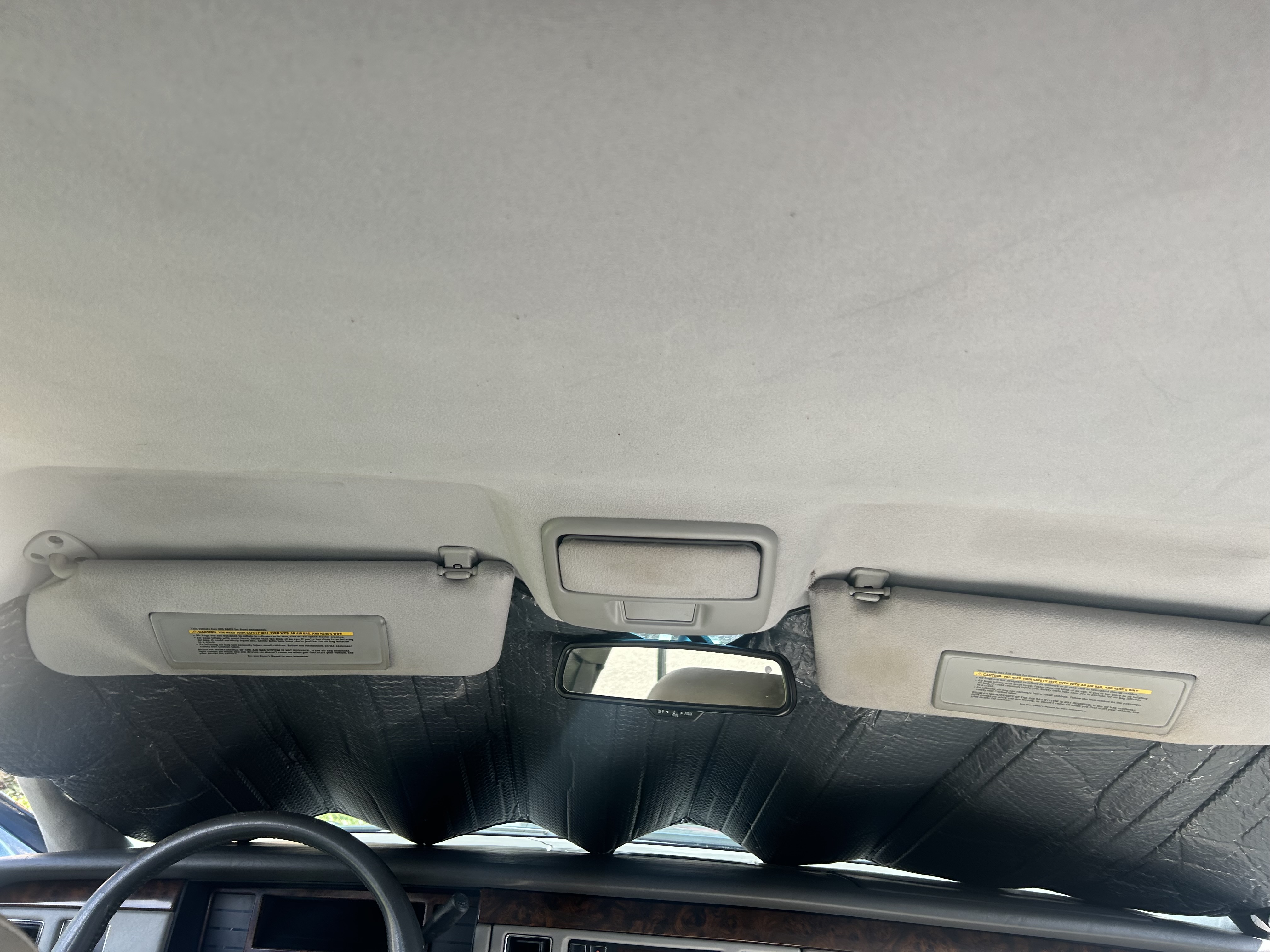 Used 1993 Cadillac Fleetwood Sedan RWD image 21