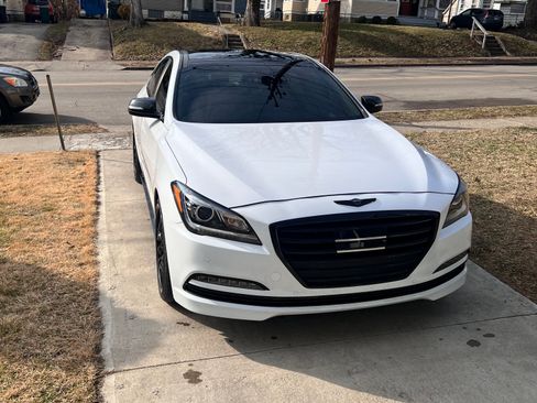 Used 2017 Genesis G80 5.0 Ultimate image 2