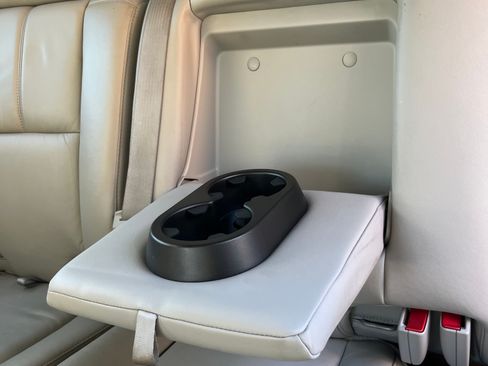 Used 2012 Chevrolet Avalanche LT image 18