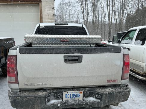 Used 2012 GMC Sierra 2500 SLT w/ Entertainment Package image 8