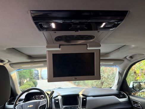 Used 2016 Chevrolet Suburban LT image 13