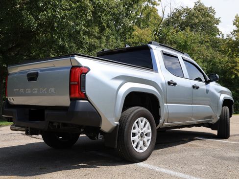 Used 2024 Toyota Tacoma SR AWD/4WD image 4