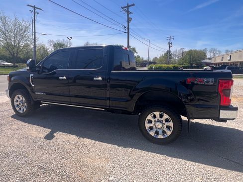 Used 2017 Ford F250 King Ranch w/ King Ranch Ultimate Package image 4