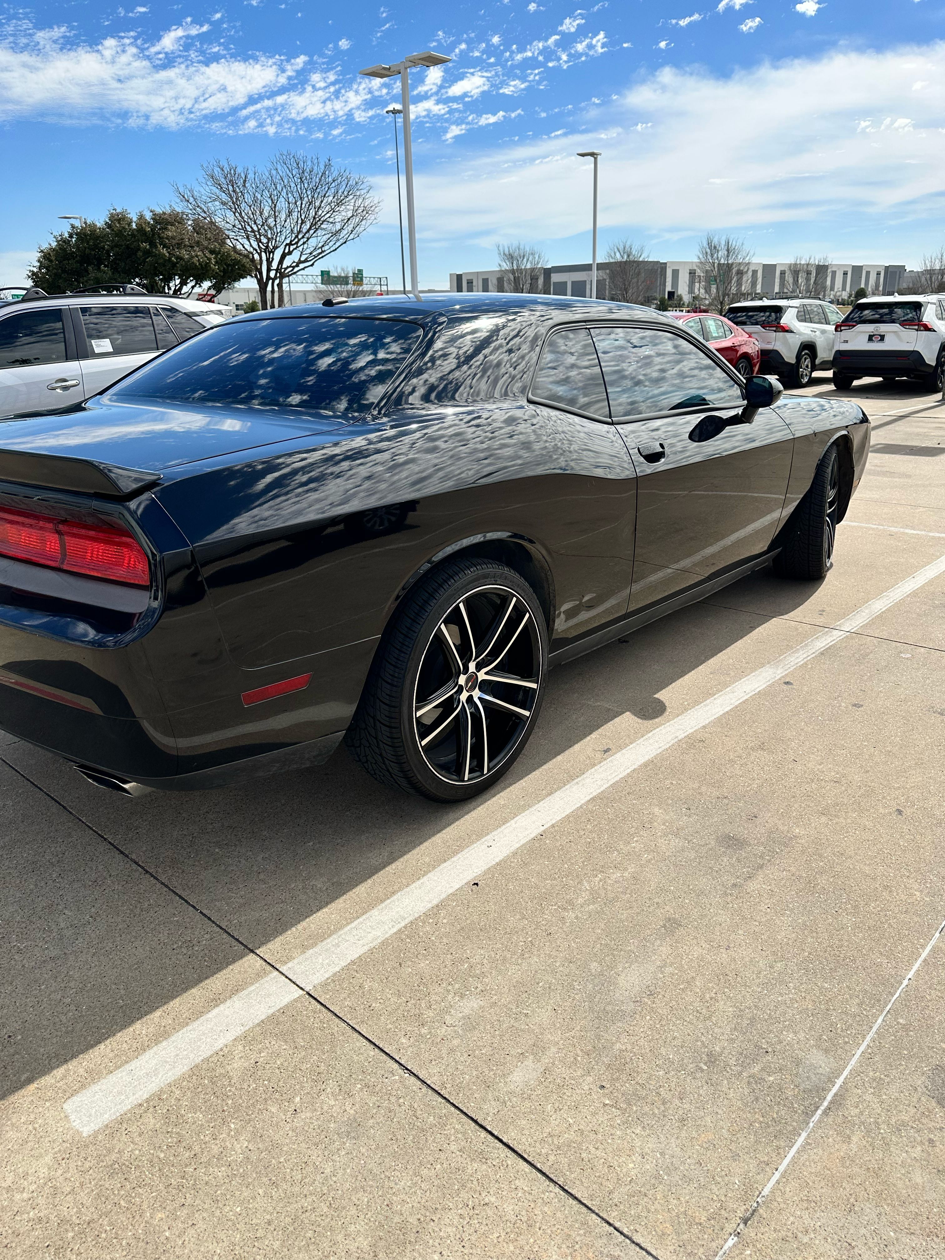 Used 2014 Dodge Challenger SXT RWD image 6