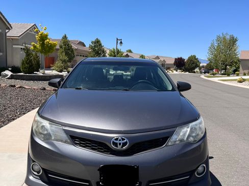 Used 2013 Toyota Camry SE FWD image 4