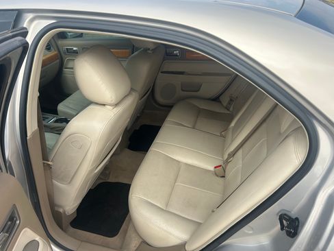 Used 2009 Lincoln MKZ image 9