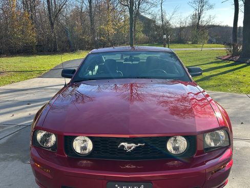 Used 2005 Ford Mustang GT image 4