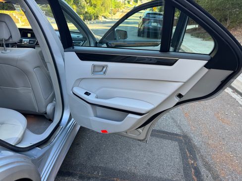 Used 2014 Mercedes-Benz E 350 Sedan image 24