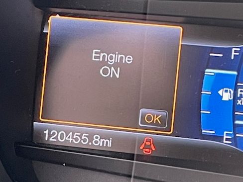 Used 2015 Ford Edge SEL w/ Equipment Group 201A image 2