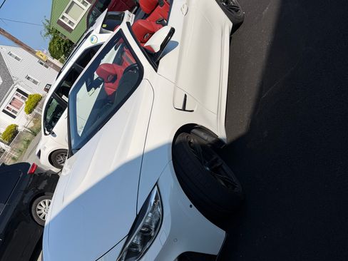 Used 2016 BMW M4 Convertible RWD image 2