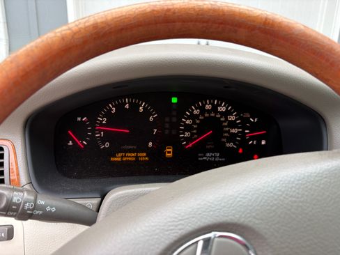 Used 2001 Lexus LS 430 RWD image 14