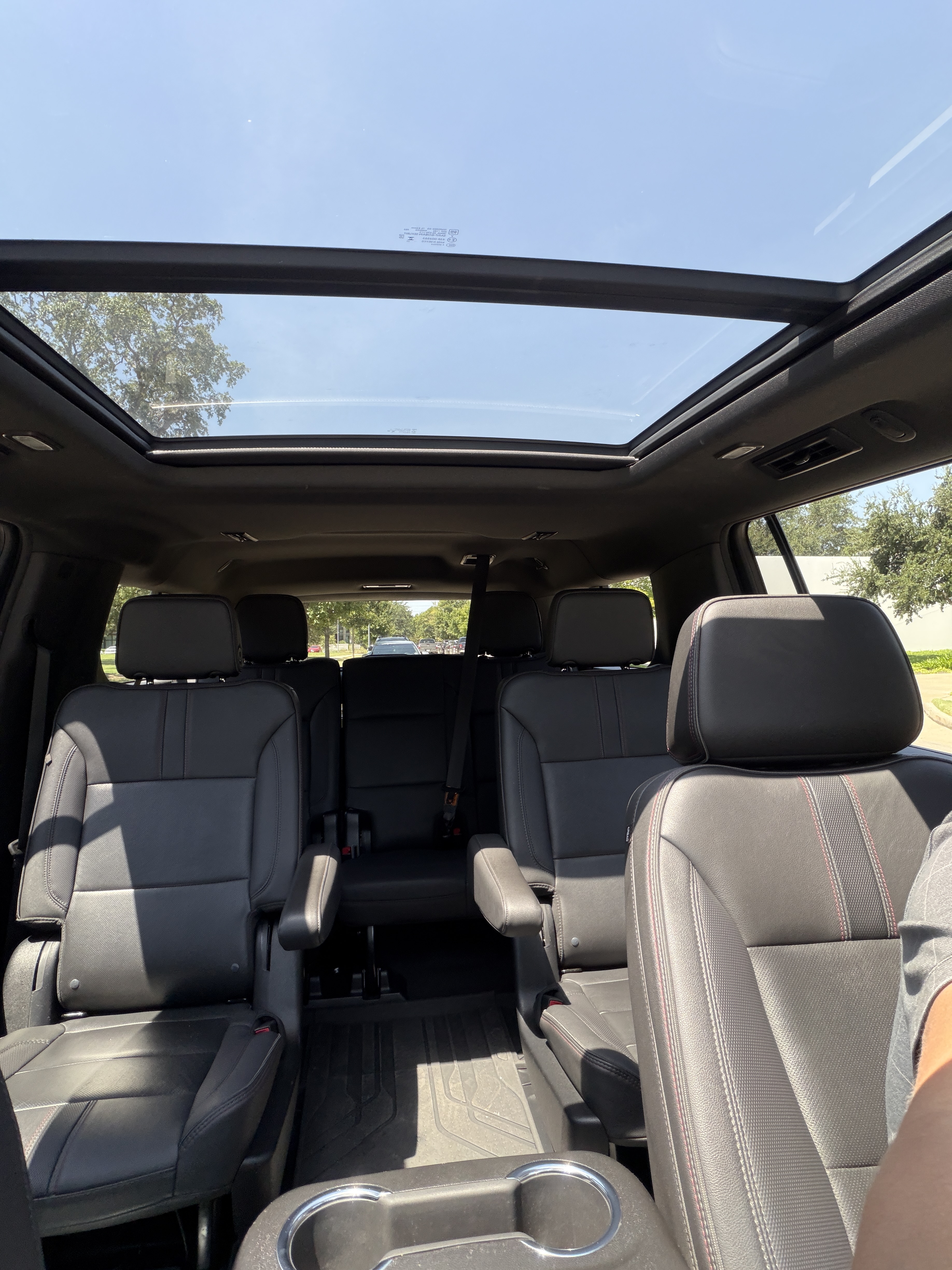 Used 2023 Chevrolet Suburban RST w/ Luxury Package RWD image 13