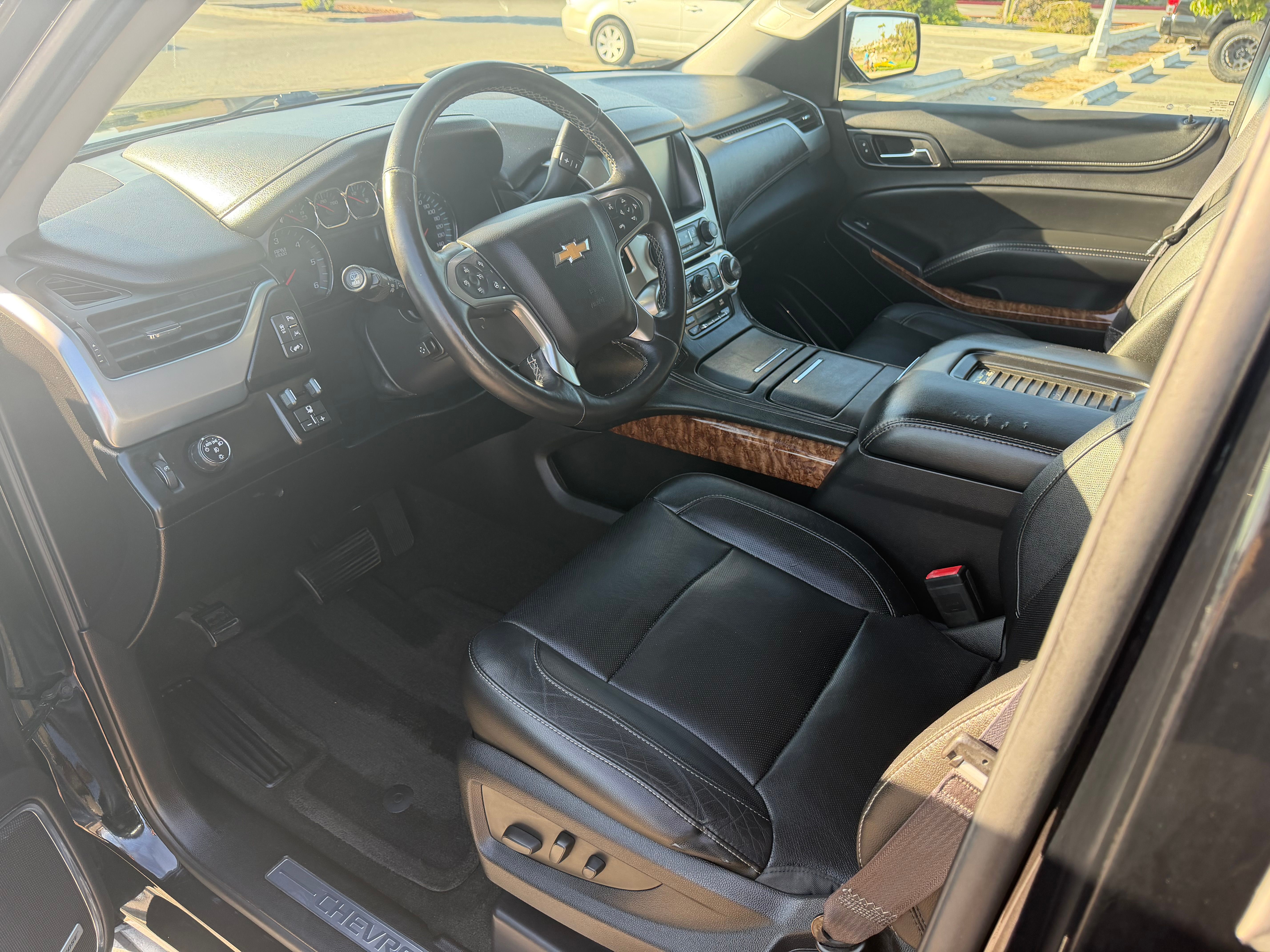 Used 2016 Chevrolet Suburban LTZ RWD image 26