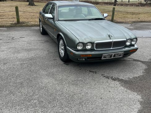Used 1996 Jaguar XJ Vanden Plas image 2