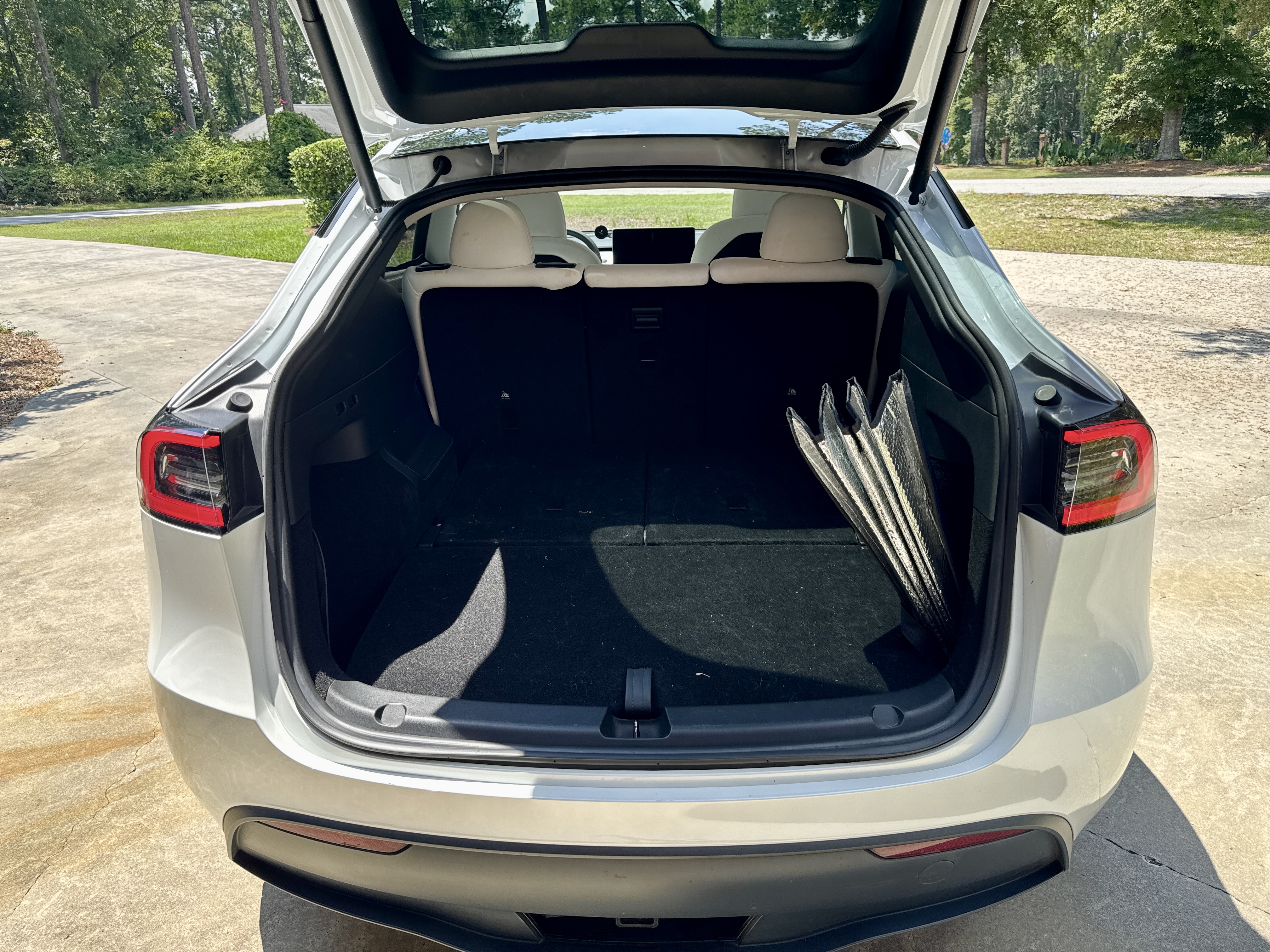 Used 2023 Tesla Model Y Long Range AWD/4WD image 10