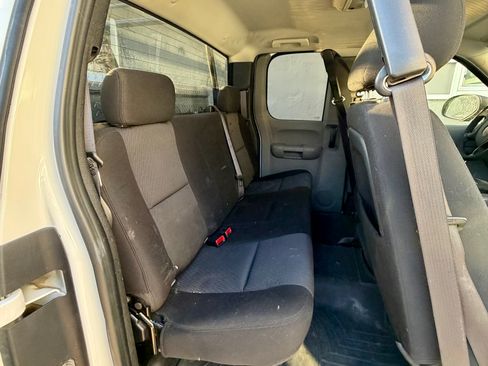 Used 2010 GMC Sierra 2500 W/T AWD/4WD image 9