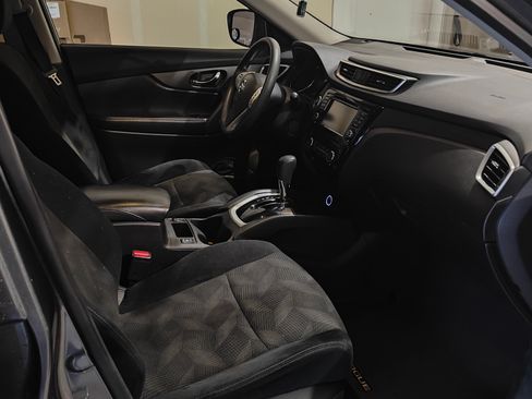 Used 2015 Nissan Rogue SV w/ SV Premium Package image 14