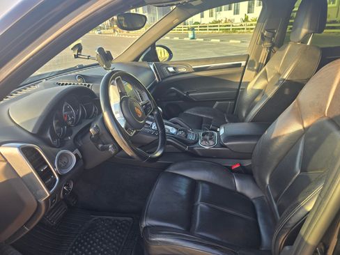 Used 2017 Porsche Cayenne Platinum Edition image 14