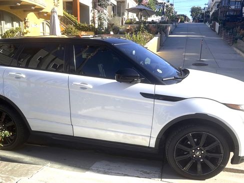 Used 2014 Land Rover Range Rover Evoque Dynamic image 2