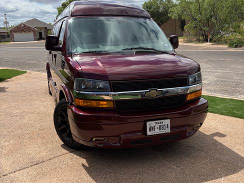 Used 2022 Chevrolet Express 2500 Extended w/ Enhanced Convenience Package image 2