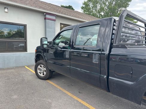 Used 2016 Ford F250 XL w/ XL Appearance Package AWD/4WD image 4
