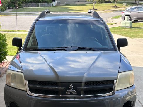 Used 2006 Mitsubishi Endeavor LS FWD image 1