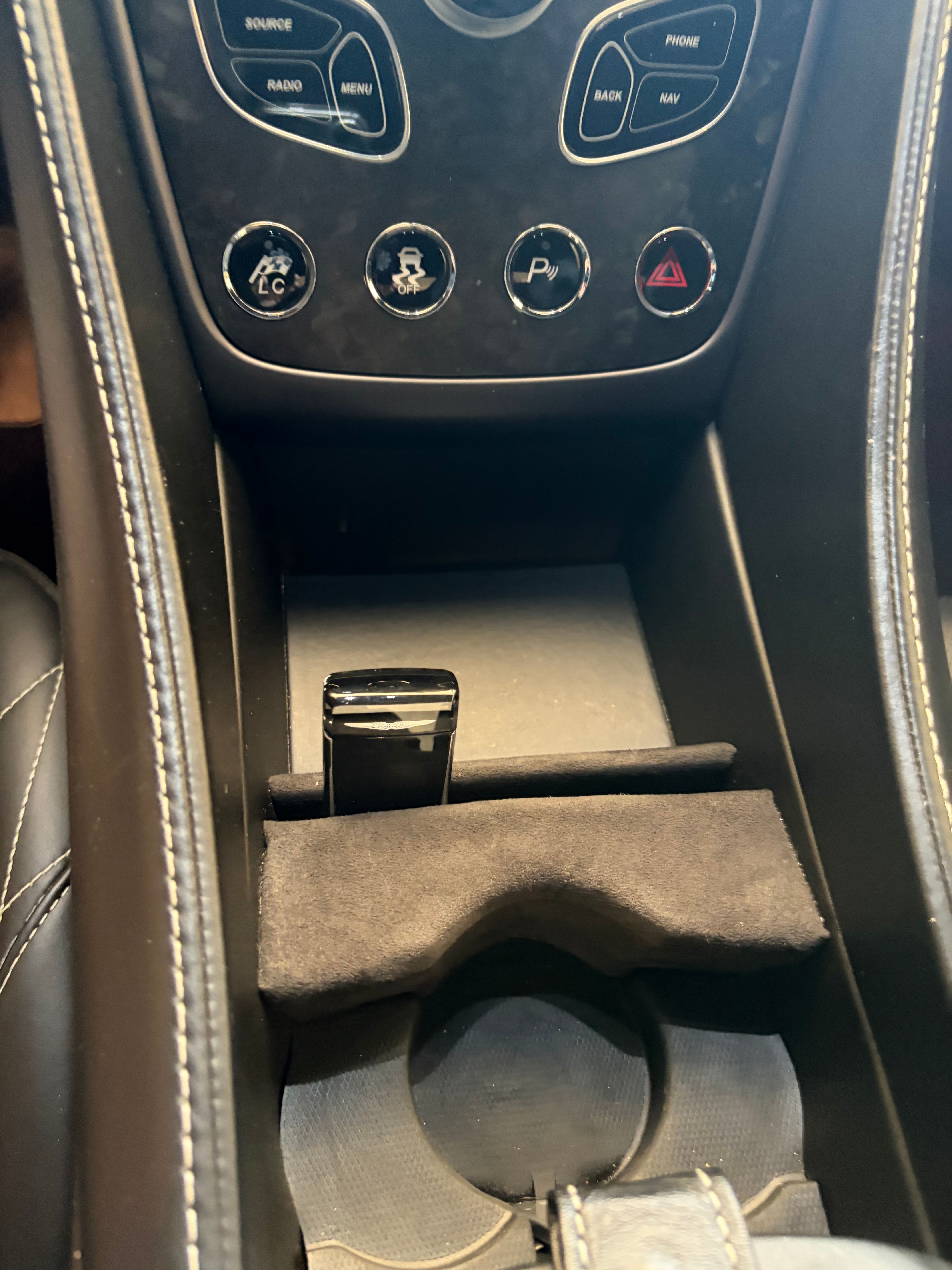 Used 2018 Aston Martin Vanquish S RWD image 21
