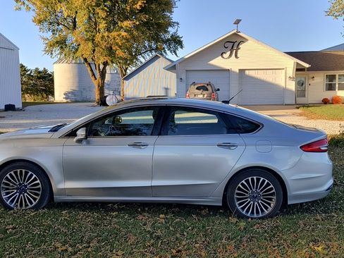 Used 2017 Ford Fusion SE w/ Fusion SE Technology Package image 8