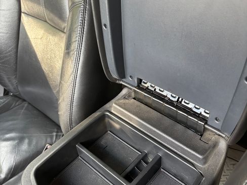 Used 2010 Chevrolet Tahoe LT RWD image 5