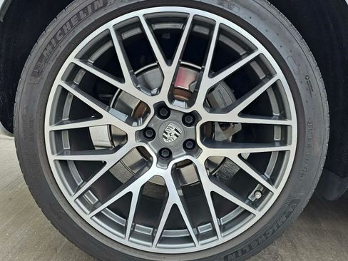 Used 2020 Porsche Macan S image 17