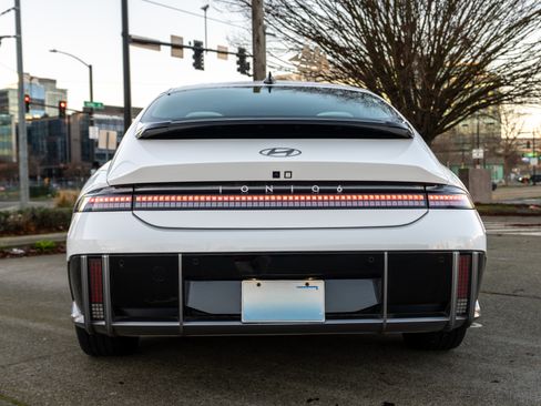 Used 2023 Hyundai Ioniq 6 Limited image 6