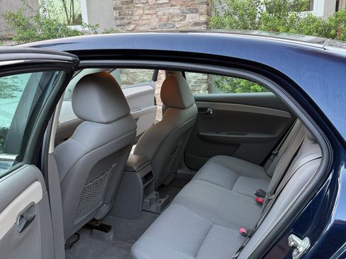 Used 2010 Chevrolet Malibu LS image 12