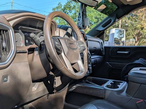 Used 2020 GMC Sierra 2500 Denali w/ Denali Ultimate Package image 22