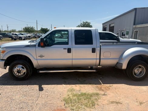Used 2016 Ford F350 XLT w/ XLT Value Package AWD/4WD image 4