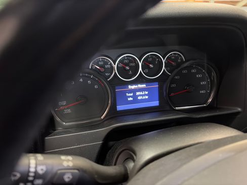 Used 2020 Chevrolet Silverado 1500 LT w/ Texas Edition image 4