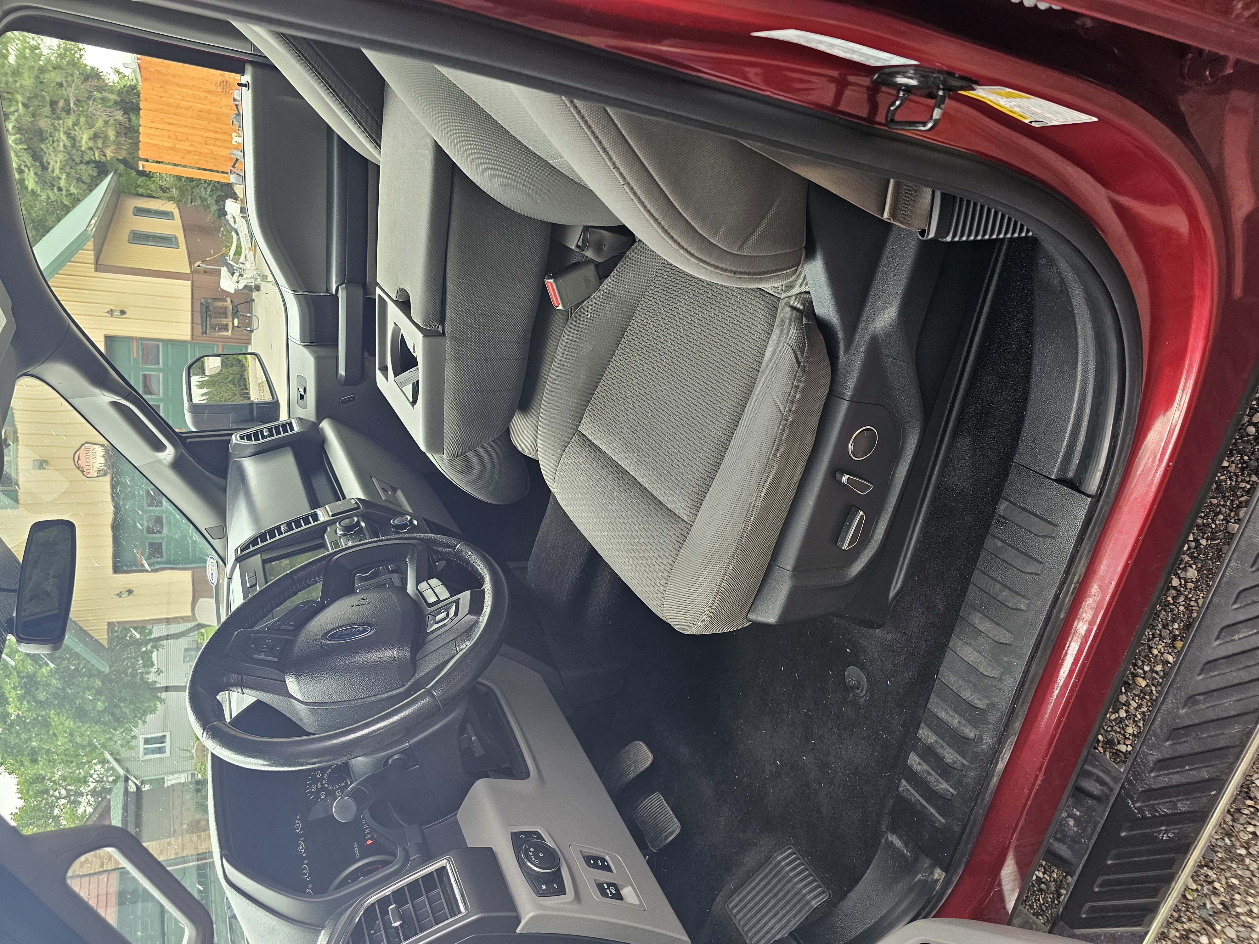 Used 2016 Ford F150 XLT w/ Equipment Group 302A Luxury AWD/4WD image 8