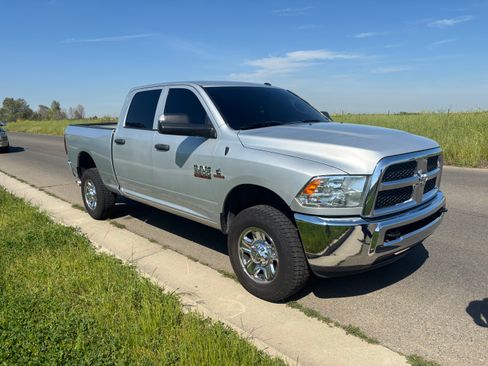 Used 2018 RAM 2500 Tradesman w/ Chrome Appearance Group image 12