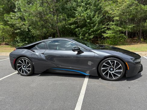 Used 2015 BMW i8 AWD/4WD image 1