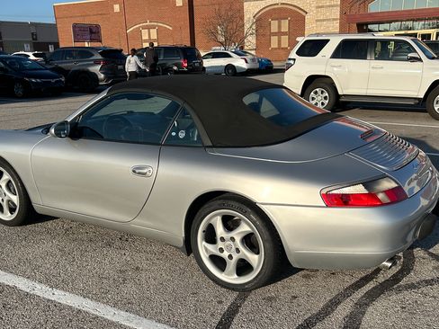 Used 2001 Porsche 911 Cabriolet image 2