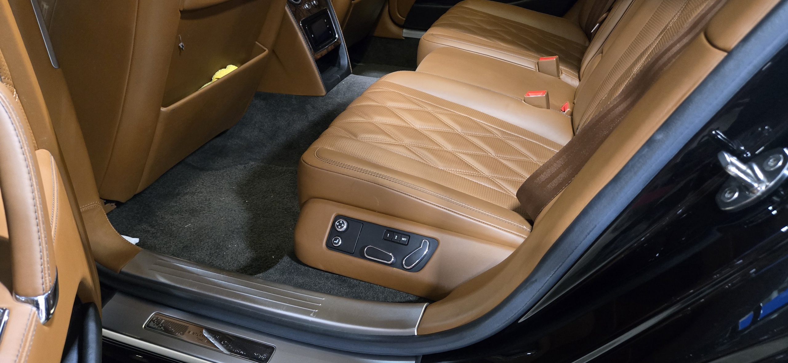Used 2014 Bentley Flying Spur W12 AWD/4WD image 13