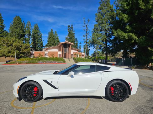Used 2018 Chevrolet Corvette Stingray Coupe w/ Battery Protection Package image 19
